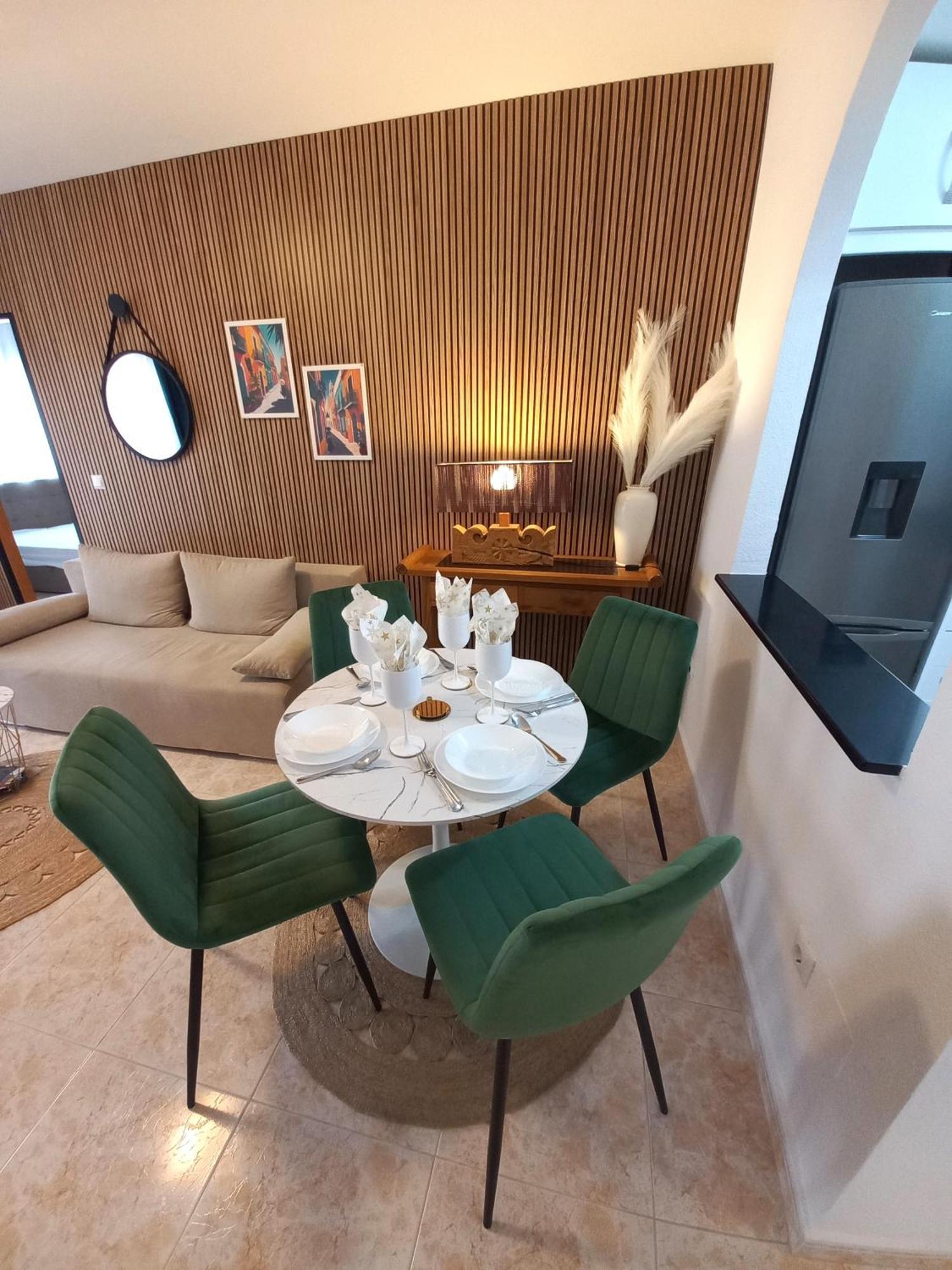 Hola Torrevieja Apartment Bagian luar foto
