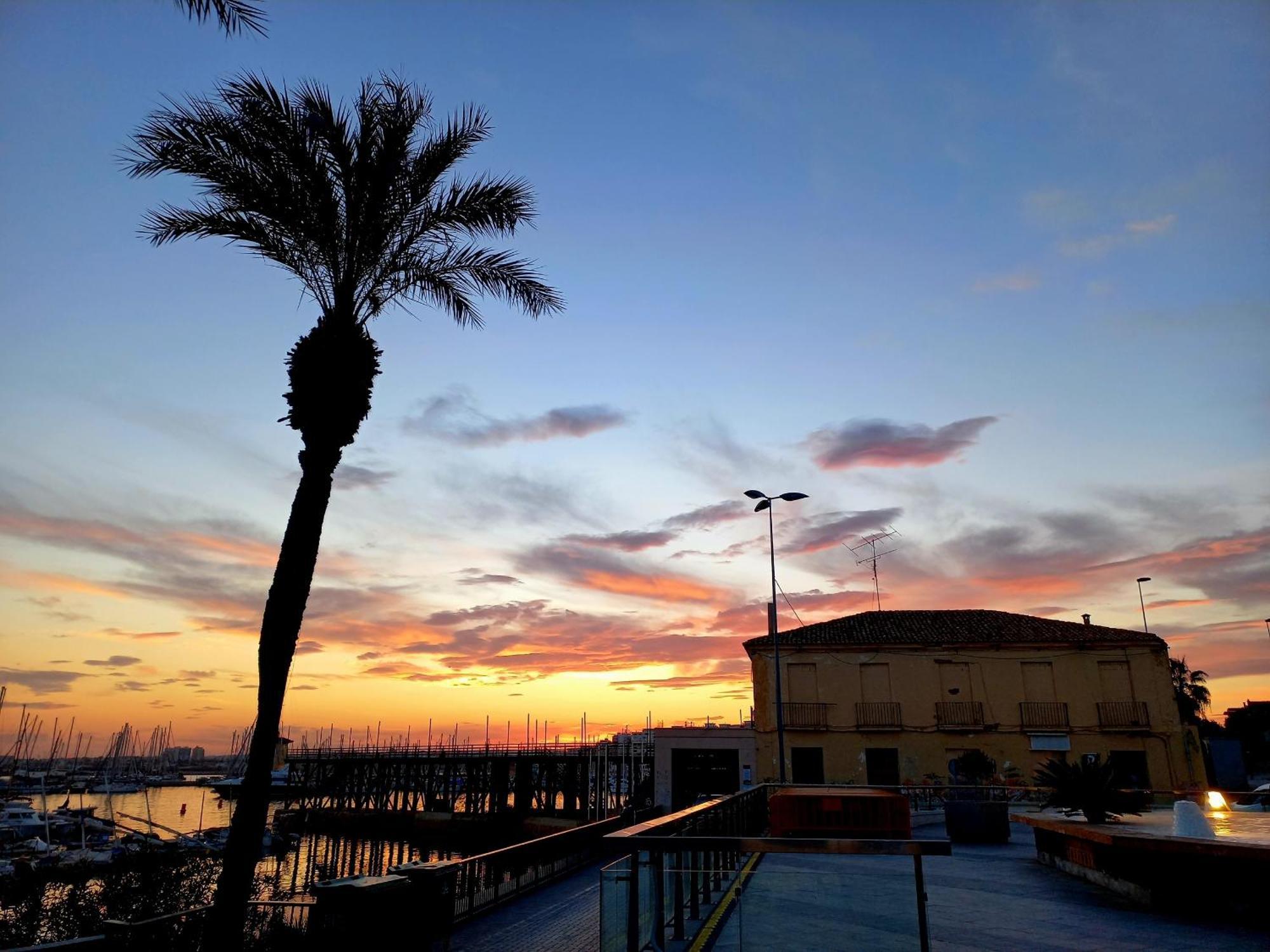 Hola Torrevieja Apartment Bagian luar foto