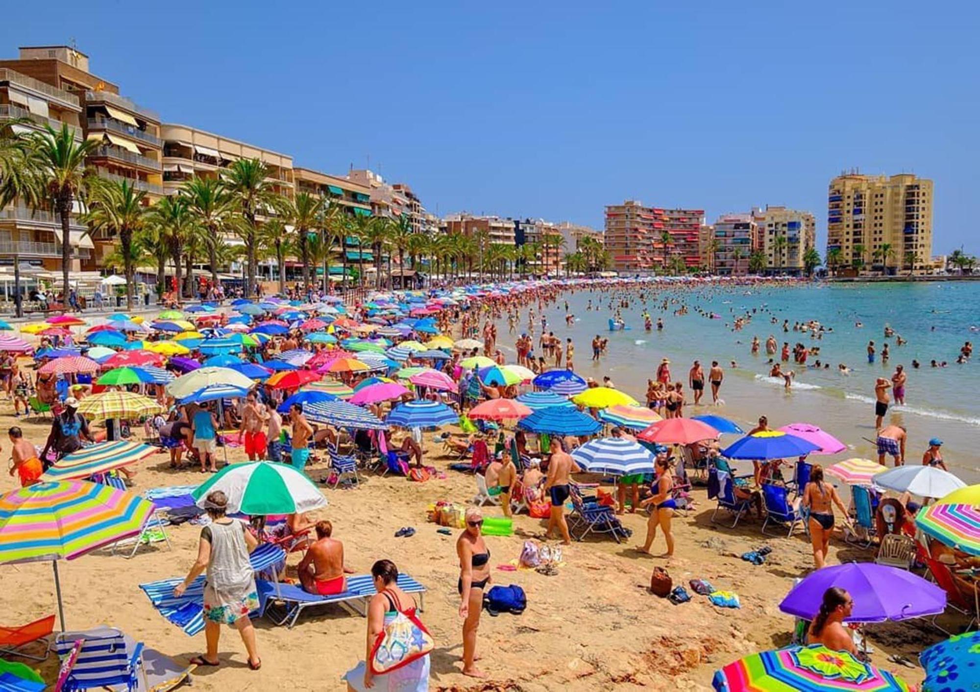 Hola Torrevieja Apartment Bagian luar foto